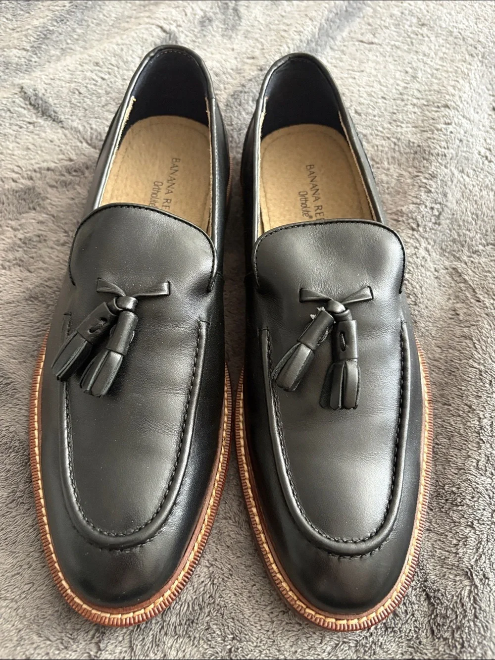 Banana Republic Black Leather Tassel Loafers with Tan Trim
